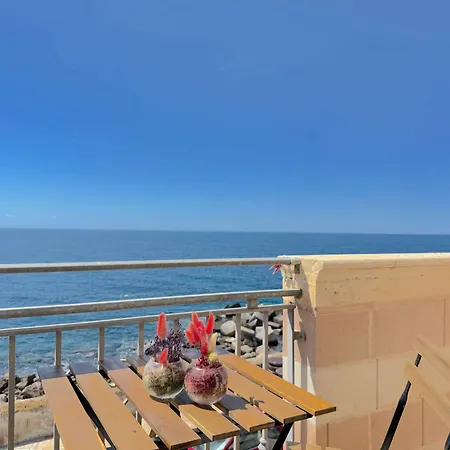 Abuela Teta - Sea Front غالّيبولي